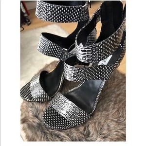 Women's Black And White Steve Madden Shoes on Poshmark Steve Madden